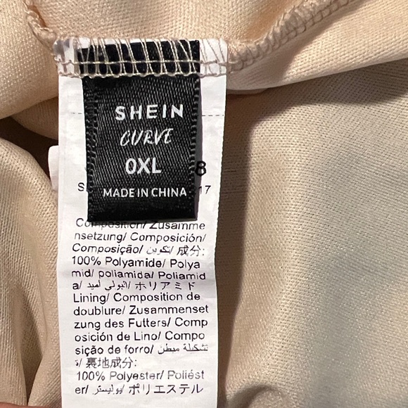 Elegant Black Lace Dress - Picture 7 of 7